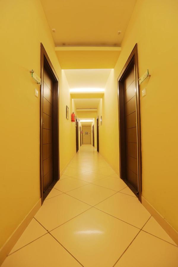 Hotel Premiere Villa Варанаси Экстерьер фото